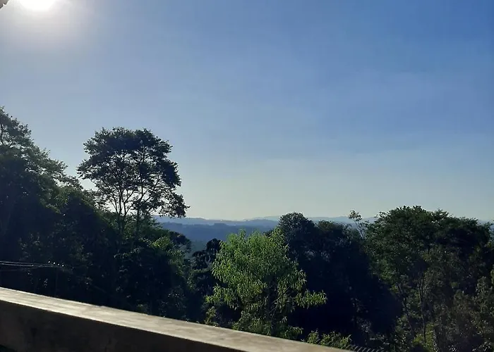 Embu Manacas Da Serra